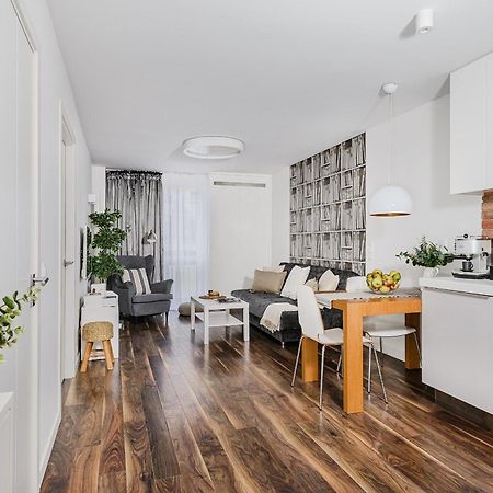 Grzybowska P&O Serviced Apartments Varsovie Extérieur photo